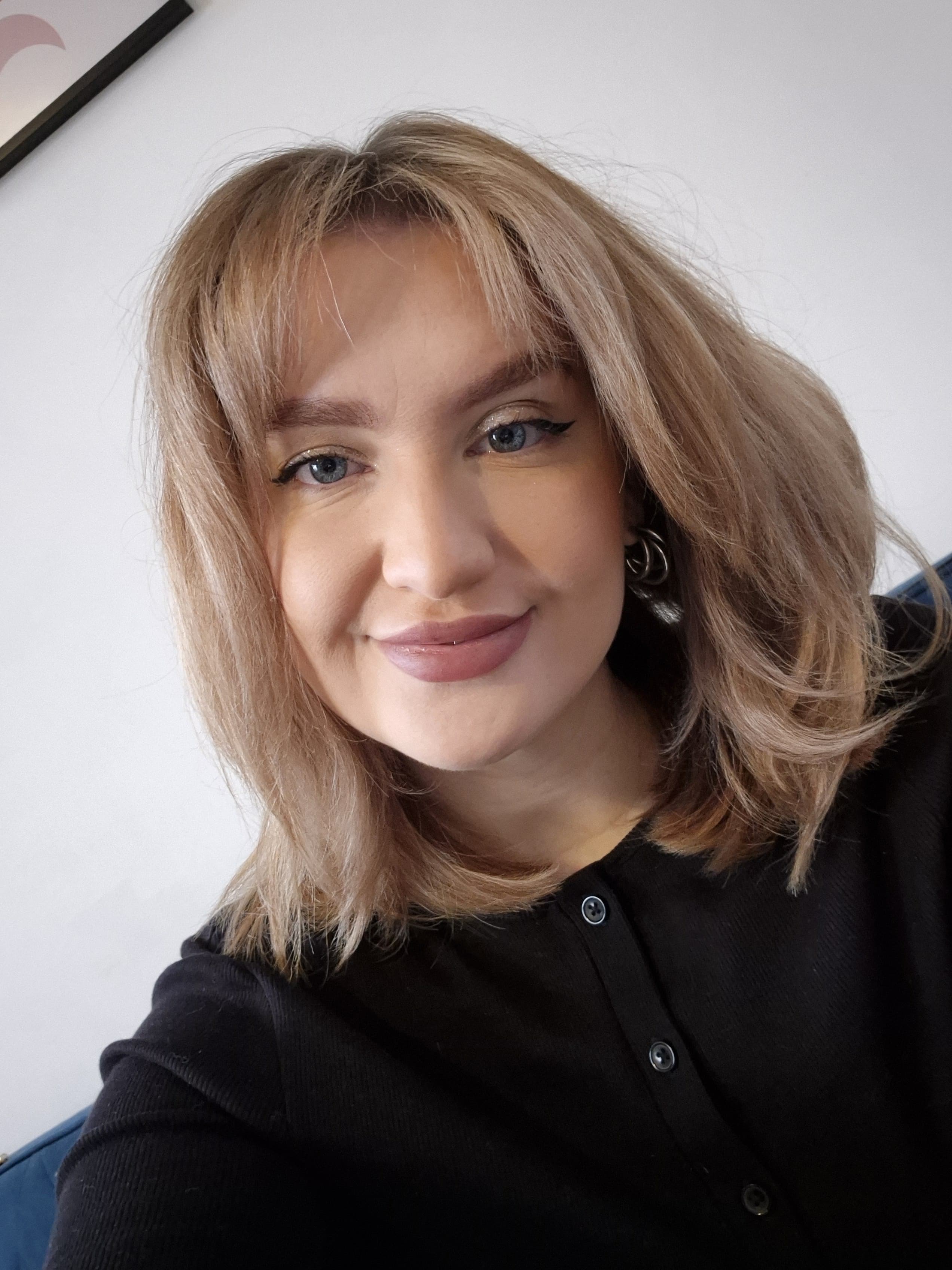 Jess Gets Dressed image